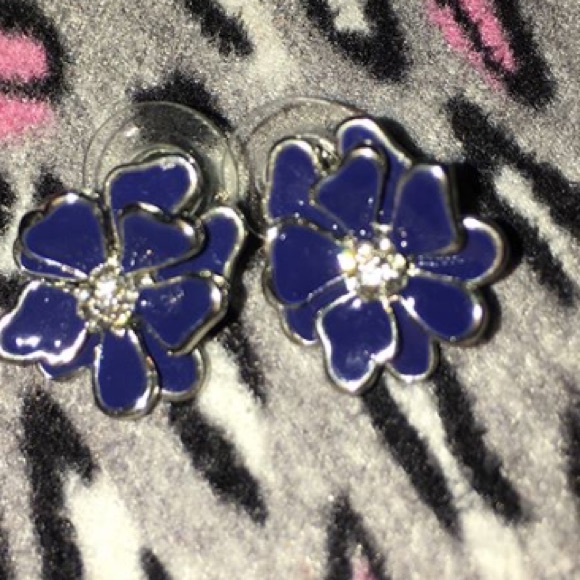 Flower earrings - Picture 2 of 2